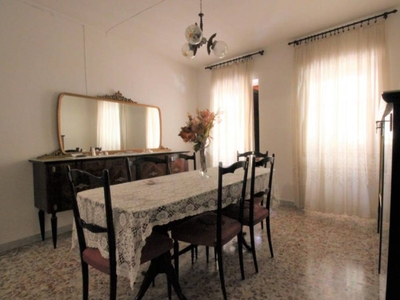 Casa Indipendente in vendita a Lamezia Terme via Carnia, 24