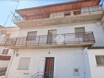 Casa Indipendente in vendita a Lamezia Terme via Francesco Ferlaino, 7