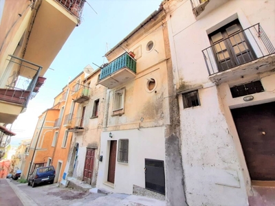 Casa Indipendente in vendita a Lamezia Terme vico 1 Belvedere, 43