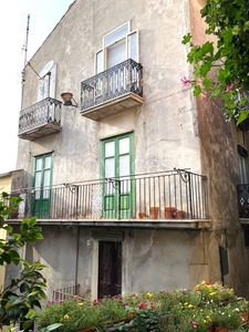 Casa Indipendente in vendita a Lauria piazza San Rocco