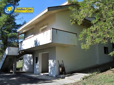Casa Indipendente in vendita a Montorio al Vomano montorio al vomano