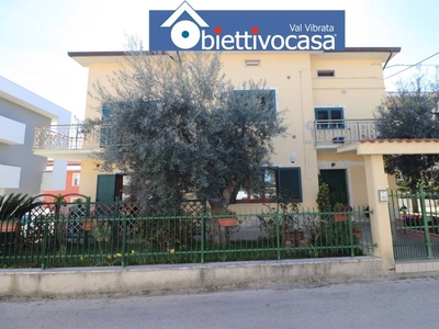 Casa Indipendente in vendita a Nereto via Alcide De Gasperi, 10