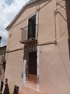 Casa Indipendente in vendita a Rivello via Tirone