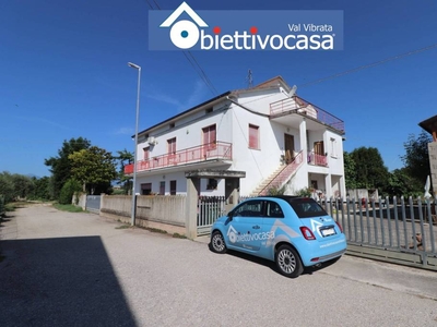 Casa Indipendente in vendita ad Alba Adriatica via Molino, 14
