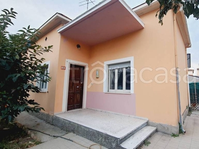 Casa Indipendente in vendita ad Alba Adriatica via Oberdan