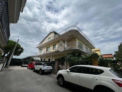 Casa Indipendente in vendita ad Alba Adriatica via Saliceti, 6