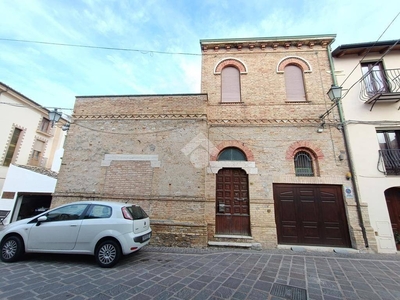 Casa Indipendente in vendita ad Atri via San Filippo, 64