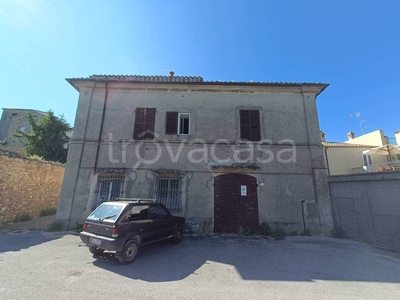 Casa Indipendente in vendita ad Atri vico Accantosti, 2