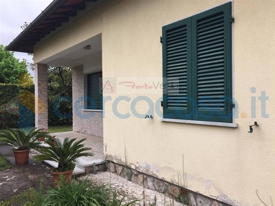 Casa semi indipendente in vendita a Forte Dei Marmi