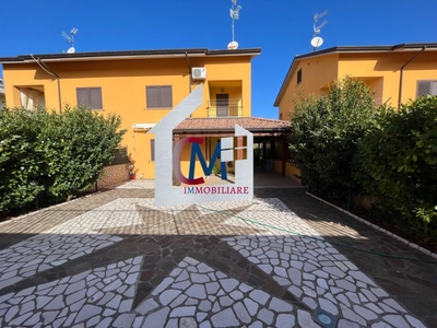 Casa Semindipendente in vendita a Melfi via pratilamia