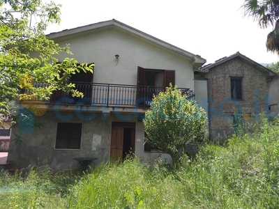 Casa singola in vendita in Via San Leonardo Snc, Civitella Roveto
