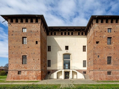 Castello di 2800 mq in vendita - Pieve Emanuele, Italia