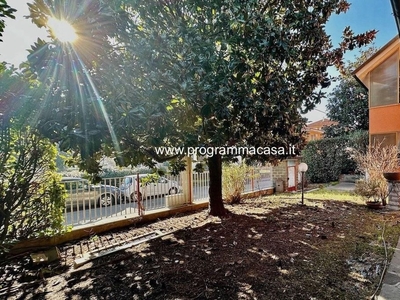 Prestigiosa villa di 173 mq in vendita Via Toscana, Segrate, Lombardia