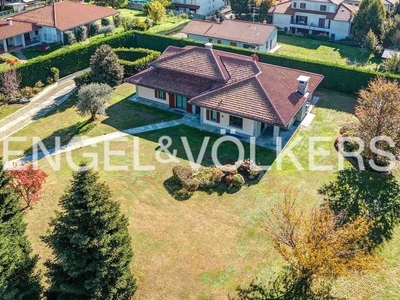 Villa in vendita Via Odescalchi, Como, Lombardia