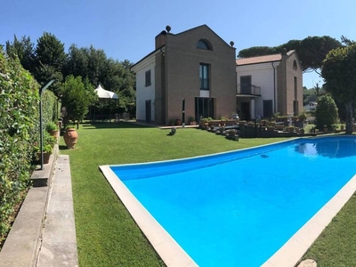 Esclusiva villa in vendita Viale dei Gelsomini, Genzano di Roma, Lazio