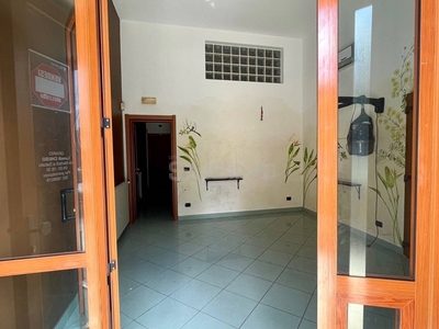 Immobile commerciale in Affitto a Siracusa, zona Borgata, 600€, 55 m²