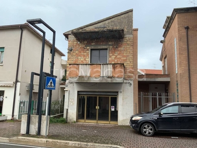 Intero Stabile in vendita a Martinsicuro via Roma, 519/a