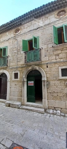 Palazzo in vendita a Ferrazzano
