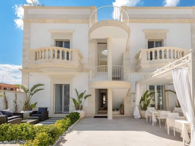 Prestigiosa villa di 860 mq in vendita, Via Caduti Marittimesi, Diso, Provincia di Lecce, Puglia
