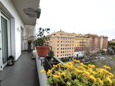 Appartamento di prestigio in vendita Roma, Italia