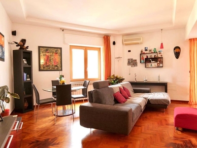 Prestigioso appartamento di 120 m² in vendita Via Michelangelo da Caravaggio, 34, Napoli, Campania