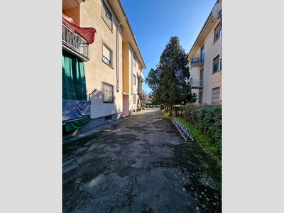 Quadrilocale in Vendita a Alessandria, zona Spinetta Marengo, 40'000€, 90 m²