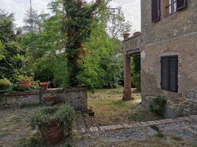 Rustico-Casale-Corte in Vendita ad Colle di Val D`elsa - 1200000 Euro