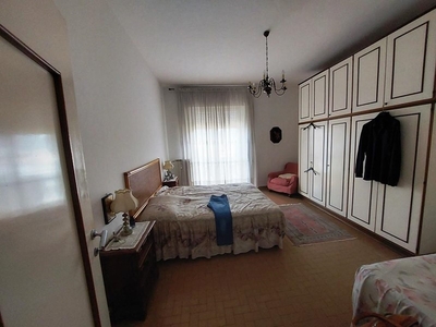 Trilocale in Vendita a Massa, 160'000€, 80 m², arredato