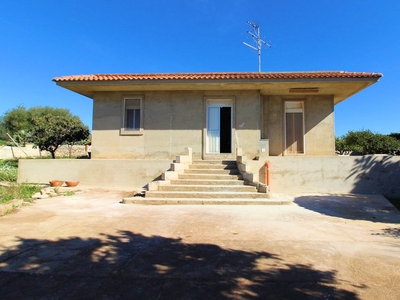 Vendita Villa, in zona MARINA DI RAGUSA, RAGUSA