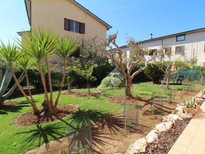 Villa a Schiera in vendita a Bellante via Pietro Nenni