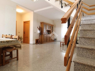 Villa a Schiera in vendita a Bellante viale Cesare Battisti, 146