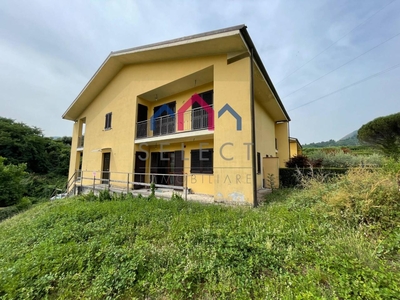 Villa a schiera in vendita a Borgo A Mozzano
