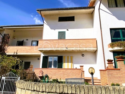 Villa a Schiera in vendita a Colledara località Villa Pizzicato, 7