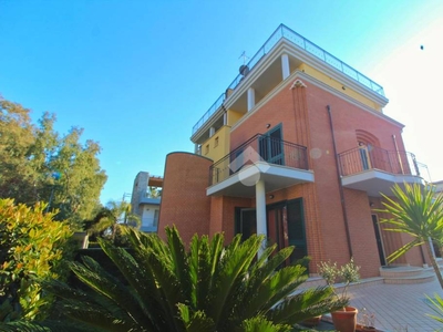 Villa a Schiera in vendita a Giulianova viale Ercole Vincenzo Orsini, 39