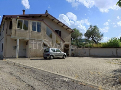 Villa Bifamiliare in in vendita da privato a Castiglione Messer Raimondo sp34f
