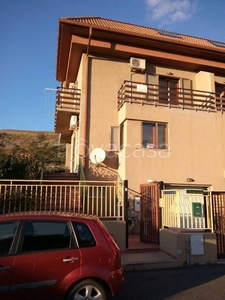 Villa Bifamiliare in in vendita da privato a Catanzaro via Ugo Ortona, 1