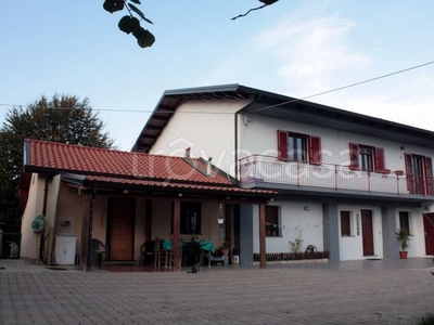Villa Bifamiliare in in vendita da privato a Chiaravalle Centrale sp154