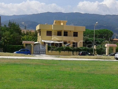 Villa Bifamiliare in in vendita da privato a Isca sullo Ionio via dei Gelsi, 7