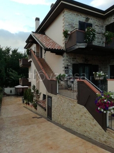 Villa Bifamiliare in in vendita da privato a Rionero in Vulture via Vittorio De Sica, 17