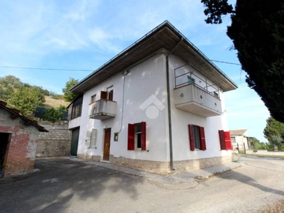 Villa Bifamiliare in vendita a Bellante via Carlo Rosselli, 28