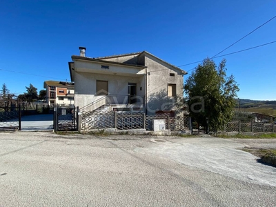 Villa Bifamiliare in vendita a Campli via case sparse