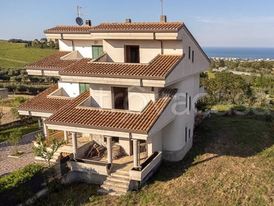 Villa Bifamiliare in vendita a Colonnella contrada civita