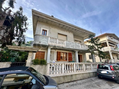 Villa Bifamiliare in vendita a Giulianova via Raffaello Sanzio, 44