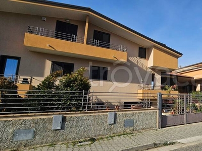 Villa Bifamiliare in vendita a Montepaone via Salvatore Nisticò, 7