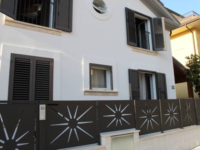 Villa Bifamiliare in vendita ad Alba Adriatica via Marche, 12