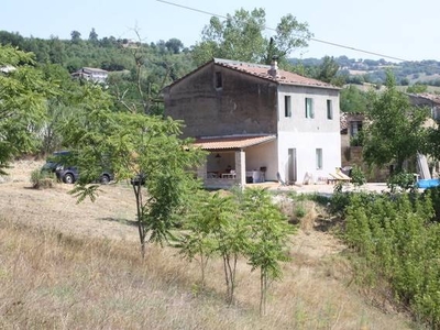 Villa in in vendita da privato a Bisenti contrada Rufiano, 44
