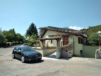 Villa in in vendita da privato a Civitella del Tronto via Loreto Acunzoli, 3