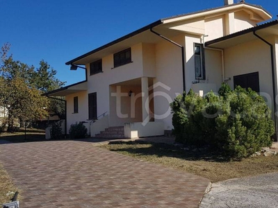 Villa in in vendita da privato a Colledara via Raffaele Petrilli