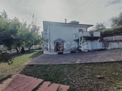 Villa in vendita a Castiglione Messer Raimondo contrada Selva