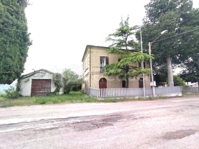 Villa in vendita a Civitella del Tronto via Tavolaccio Favale, 69